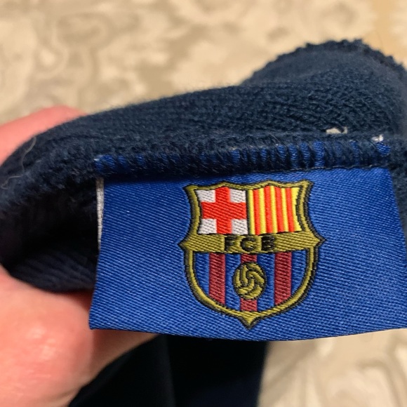 FC Barcelona Mens Stocking Cap, Like New - Picture 3 of 5